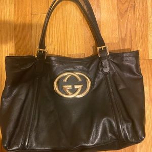 Black Gucci Tote Bag with Gold G’s and Gold hardware. Very very good condition!